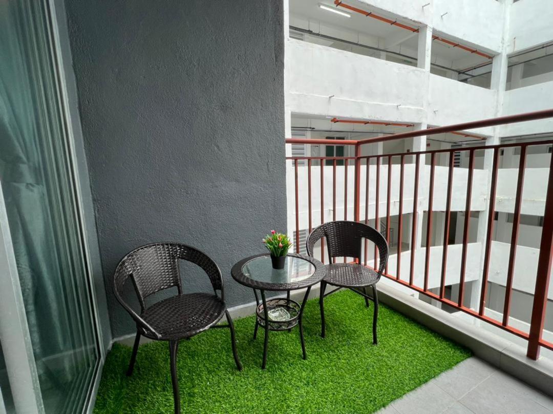 Bc Homestay @ Emerald Avenue Apartment, Бринчанг Екстер'єр фото